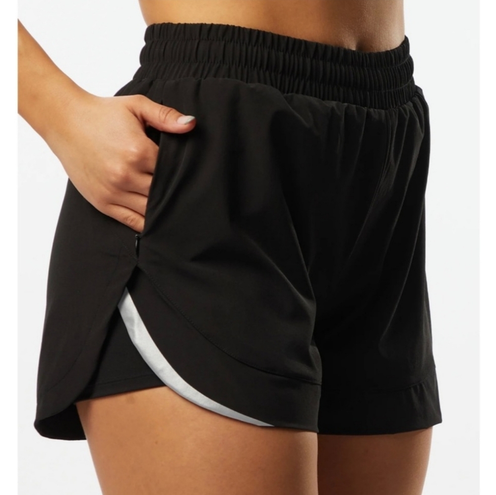 ALPHALETE Stride Shorts 3" Black White Small